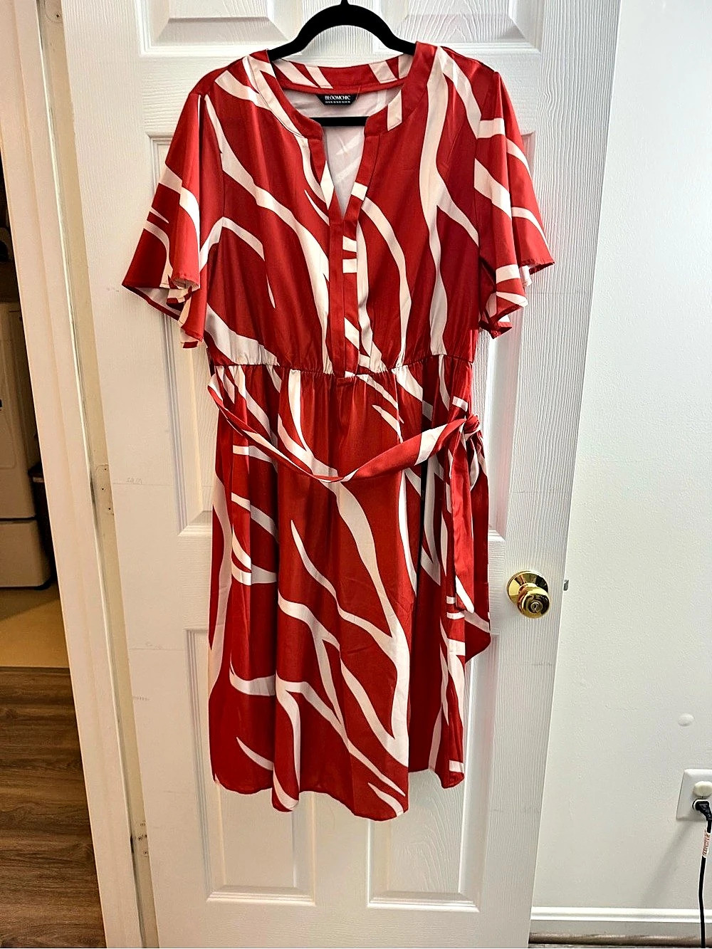 Bloomchic Abstract Print Waist-Tie Midi Dress Red & White Medium